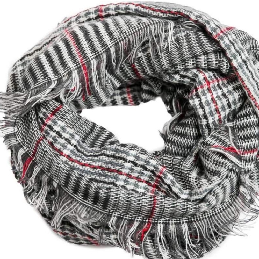 NWT scarf chunky black white scarf with fringe scarf wrap shawl